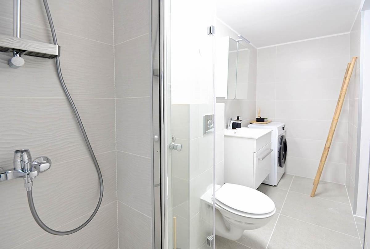 Apartment D & Studio L Dobrinj Buitenkant foto