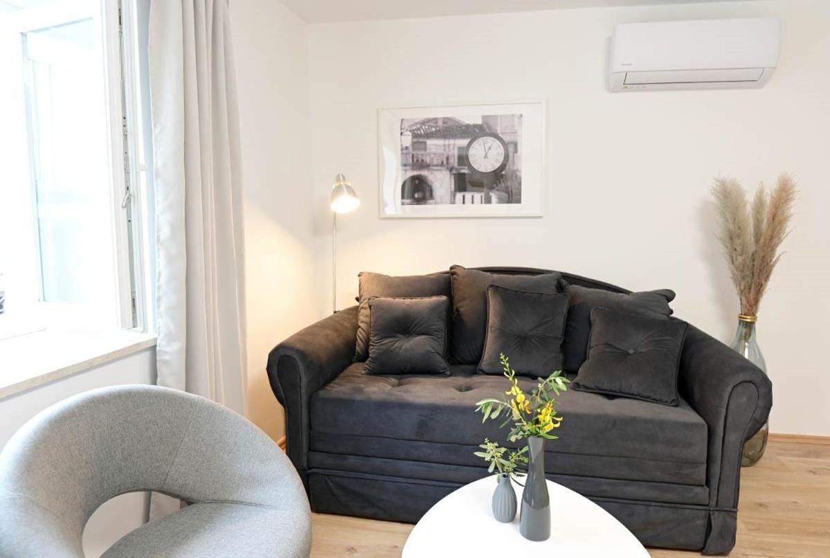 Apartment D & Studio L Dobrinj Buitenkant foto