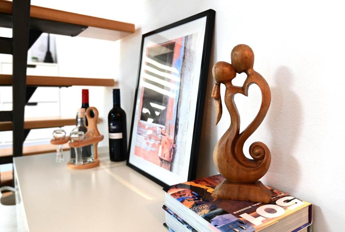 Apartment D & Studio L Dobrinj Buitenkant foto